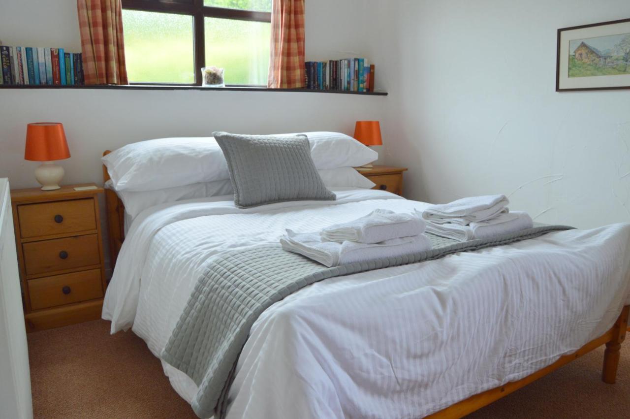 Shipload Cottage Hartland Eksteriør billede
